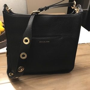Michael Kors messenger crossbody bag
